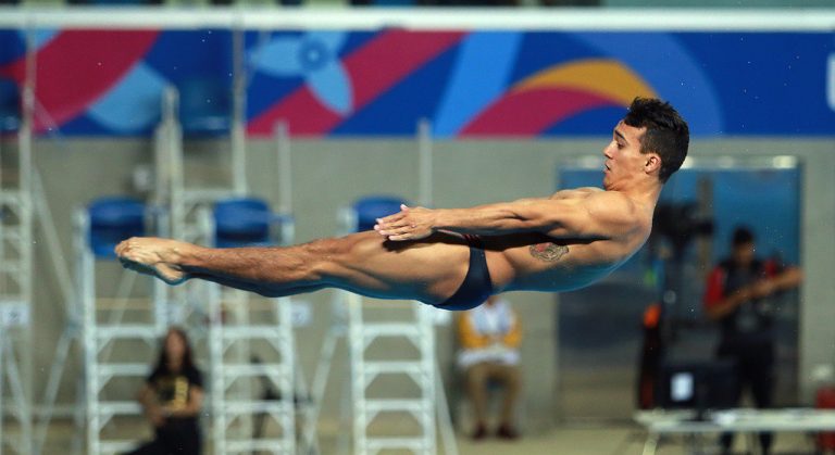 Juan Celaya se cuelga la plata en trampolín