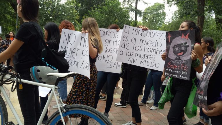 Buscan colectivos hacer visible incremento de violencia contra las mujeres