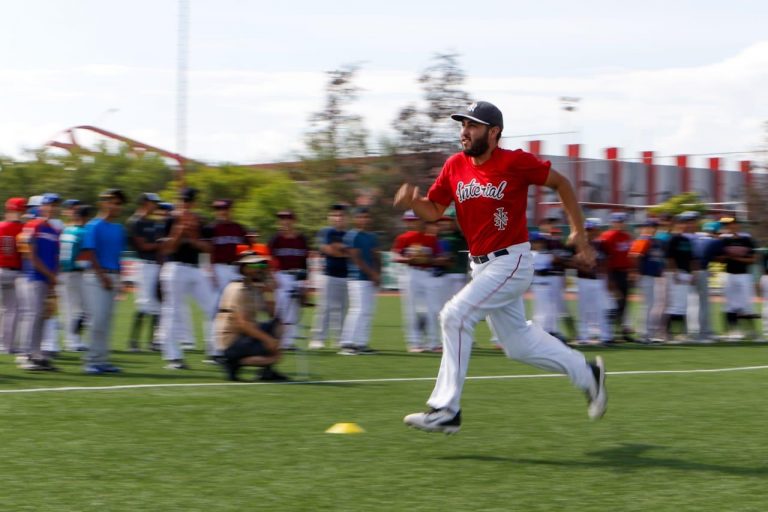 Participan jóvenes de Ramos en visorías de béisbol profesional