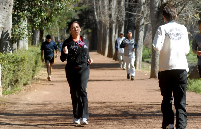 Practicar deporte, la mejor alternativa para tener huesos sanos: IMSS