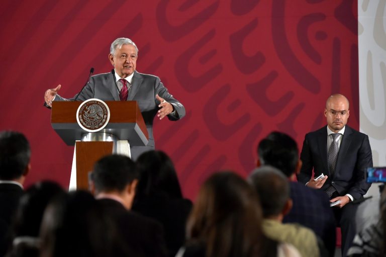 Reconoce AMLO bajo crecimiento de la economía nacional