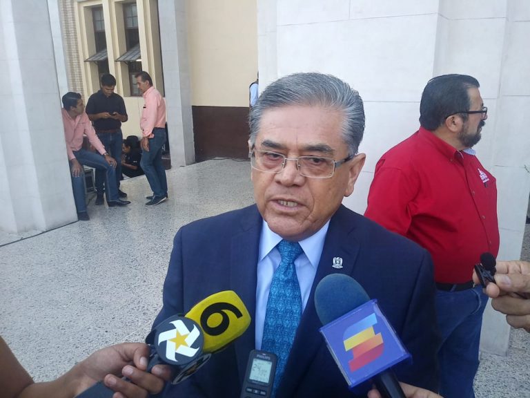 No habrá revisión contractual de integrantes del STUAC si no resuelven su situación jurídica, advierte rector