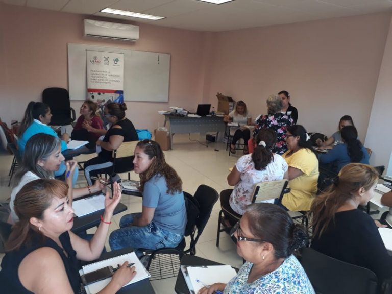 Emprenden negocios mujeres de la Región Sureste de Coahuila