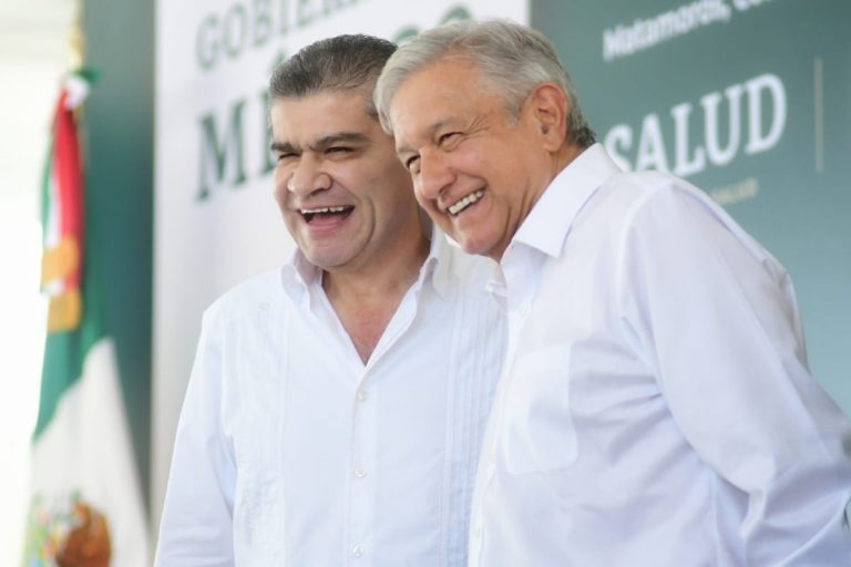 Recorren AMLO y Riquelme Hospital Rural en Matamoros