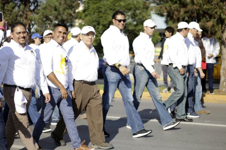 Con Ceremonia y Desfile Cívico Patrio dan Bienvenida a los Nuevos Lobos US