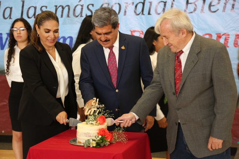 Celebra la Universidad Tecnológica de Torreón su 21º Aniversario 