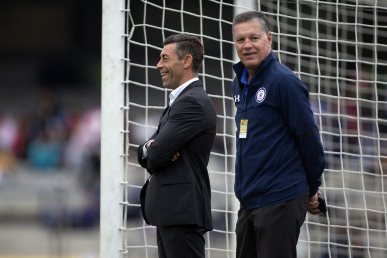 Cruz Azul despide al director técnico Pedro Caixinha