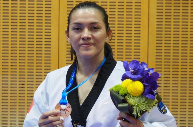 María Espinoza se cuelga bronce en Japón