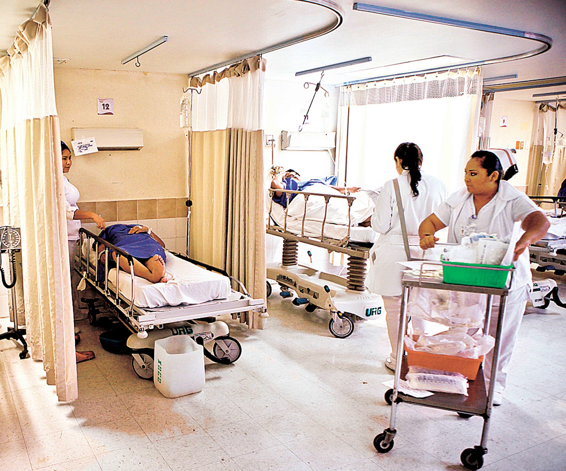 Respetar el reglamento hospitalario beneficia a los pacientes y a sus