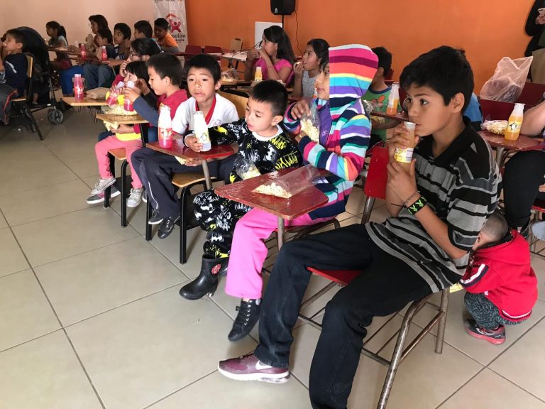 Coahuila fomenta en los jóvenes la prevención social del delito, a través de «Cine en tu Colonia»