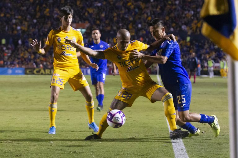 Cruz Azul deja ir la victoria en tiempo agregado