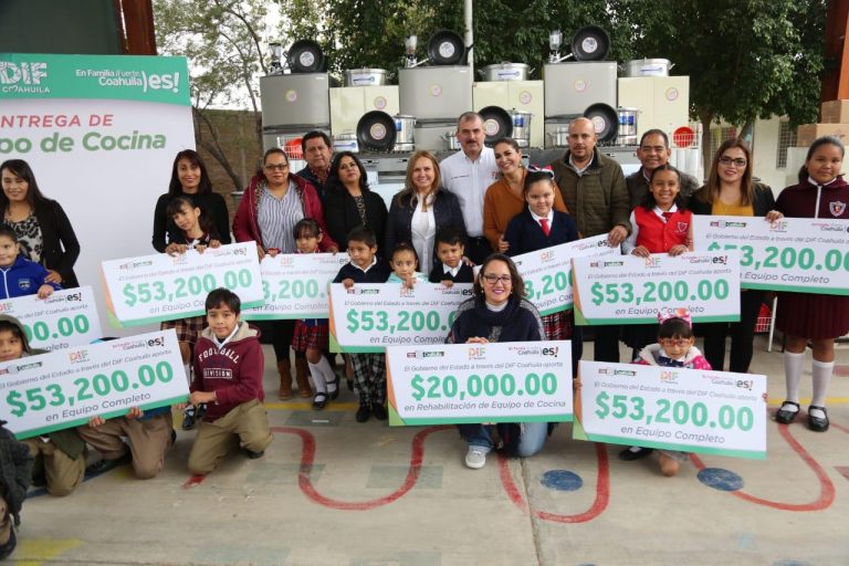 Entrega Marcela Gorgón equipos de cocina a 19 escuelas de La Laguna