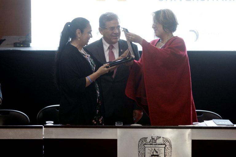 Reconoce REDDU labor de Sara Ladrón de Guevara, rectora de la Universidad Veracruzana