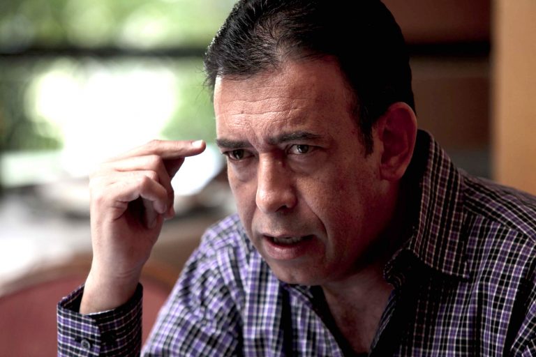 Ex gobernador de Coahuila gana juicio al periodista Sergio Aguayo