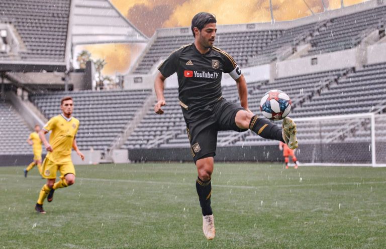 Carlos Vela encabeza el 11 ideal de la MLS