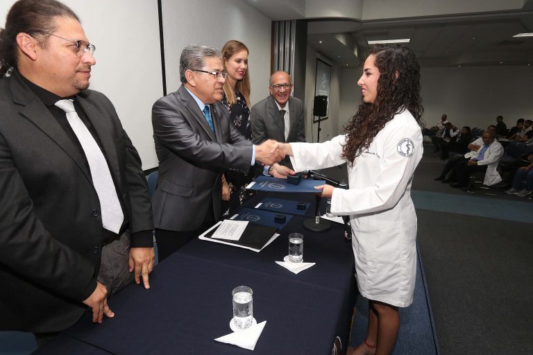 Celebra Facultad de Medicina su 45 aniversario con Jornadas Médicas de Actualización