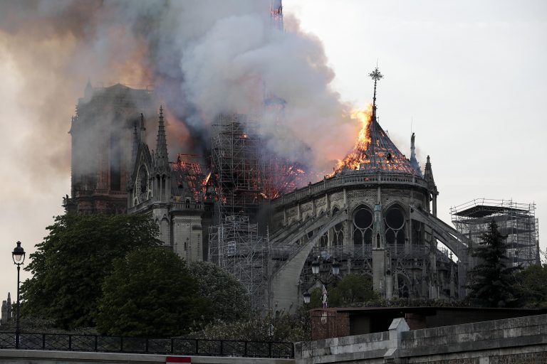 El incendio de la catedral de Notre Dame tendrá una serie estilo “Chernobyl”