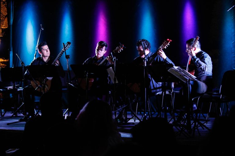 Magistral presentación de la Orquesta de Guitarras