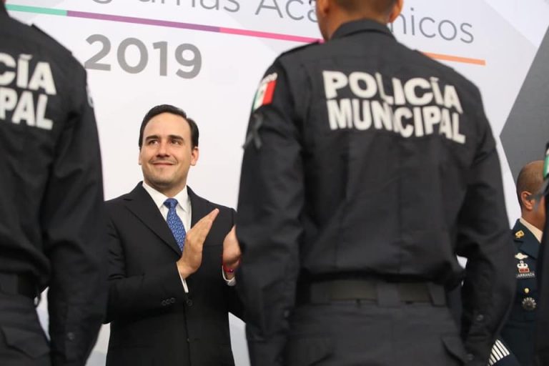 Seguimos fortaleciendo nuestra policía municipal: Manolo