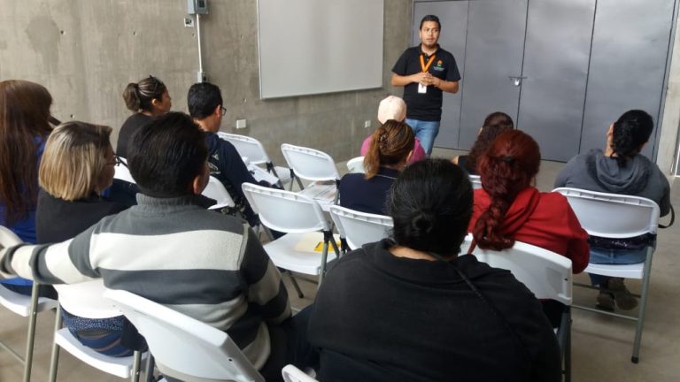 En la madriguera, de Saltillo, se imparte el taller ‘Escuela para padres’