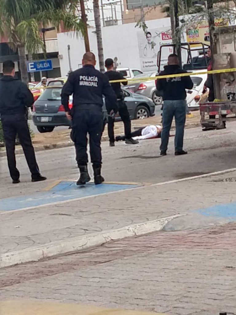 Asesinan a maestra en Torreón; policía municipal el presunto culpable