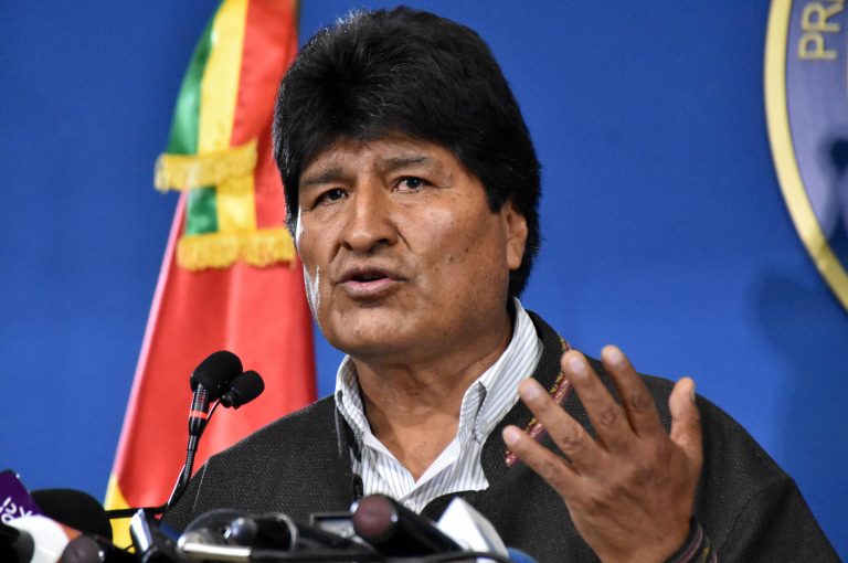 Renuncia Evo Morales; la 4T le ofrece asilo