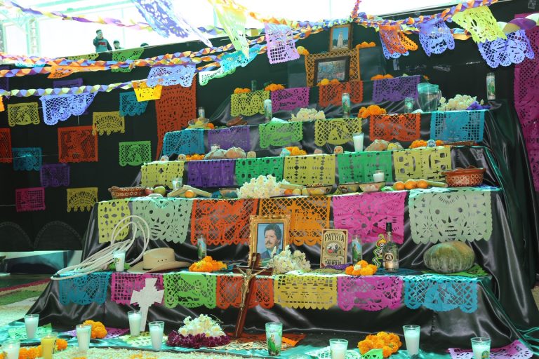 Celebra UTT su tradicional Concurso de Altar de Muertos 2019