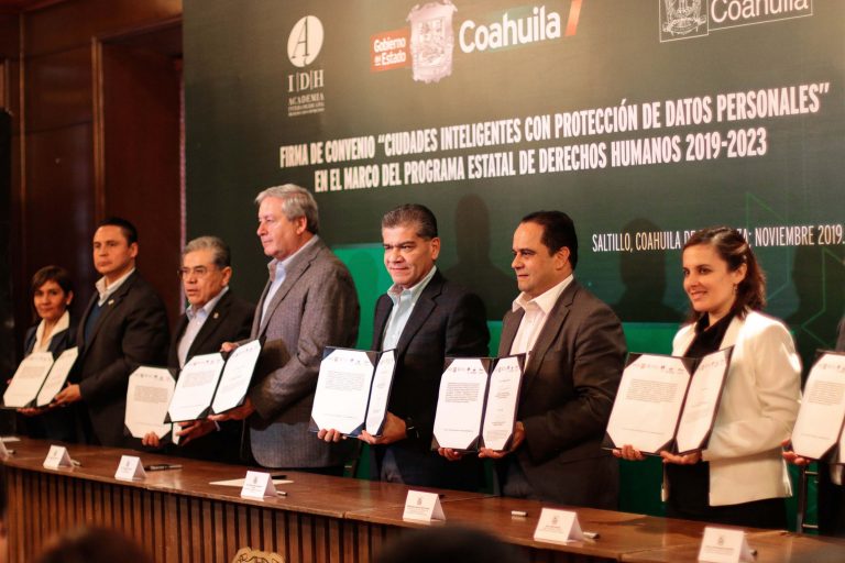 Colabora UA de C en la firma de convenio “Ciudades Inteligentes con Protección de Datos Personales”