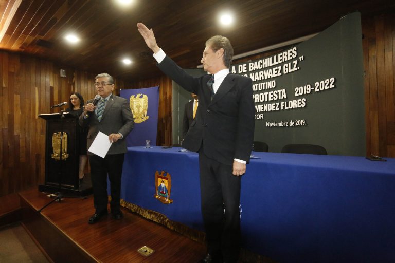 Rinde protesta José Alfredo Méndez como director de la Escuela de Bachilleres Dr. Mariano Narváez González TM