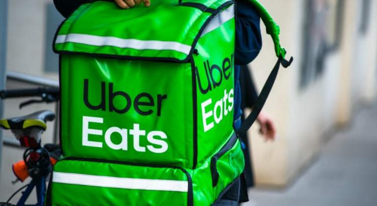 Buscan a testigo de accidente en el que perdió la vida repartidor de Uber Eats