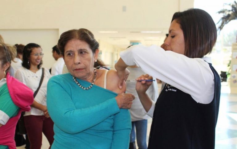 Registra Salud Coahuila avance del 40% en aplicación de vacuna contra influenza