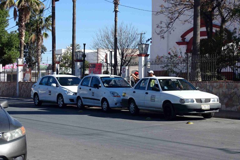 50% de descuento en enero para pago de refrendo y concesiones en taxis, transporte urbano y camiones de carga