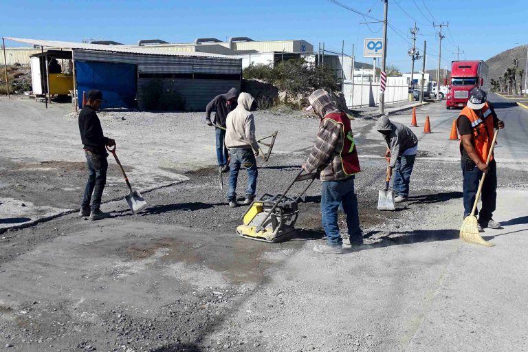 Bacheo en zona industrial de Ramos Arizpe avanza un 40% 