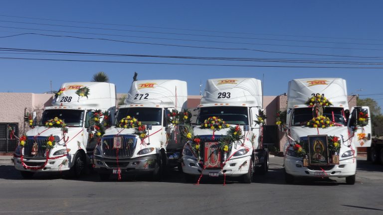 Realizan chóferes y trabajadores peregrinación al Santuario de Guadalupe