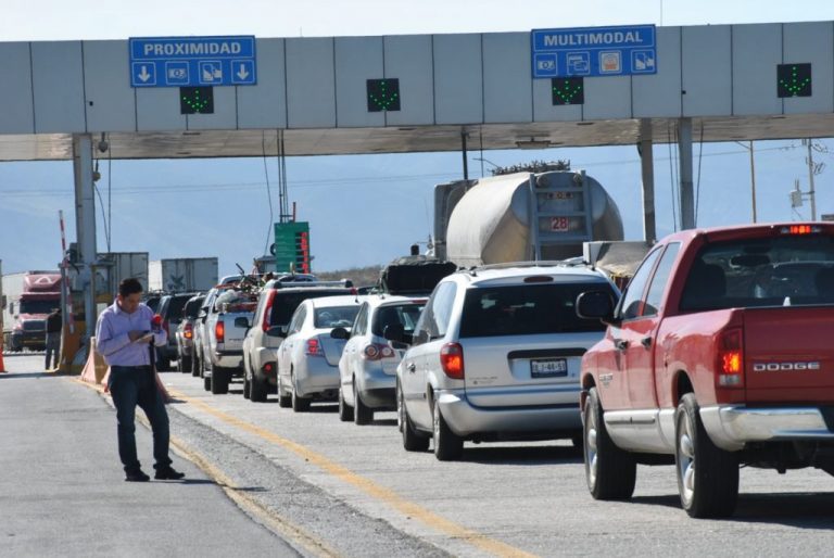 Orientan a paisanos sobre rutas seguras