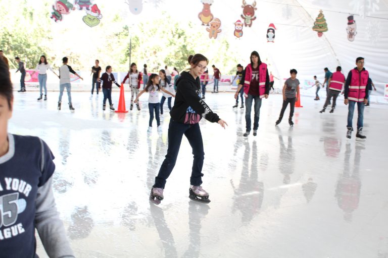 Pista de Hielo en Saltillo es visitada por más de 600 personas al día