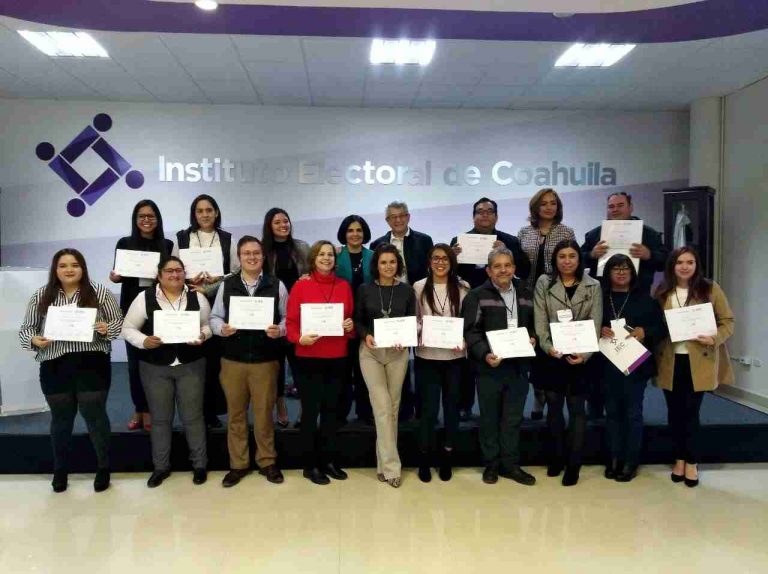 Terminan con éxito curso de innovación y liderazgo en democracia impartido por el IEC