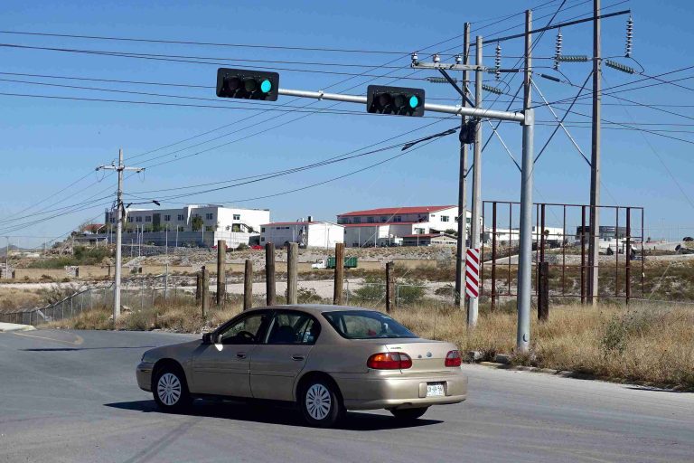 A dos años de inaugurarse el puente Analco, semáforos ya funcionan  