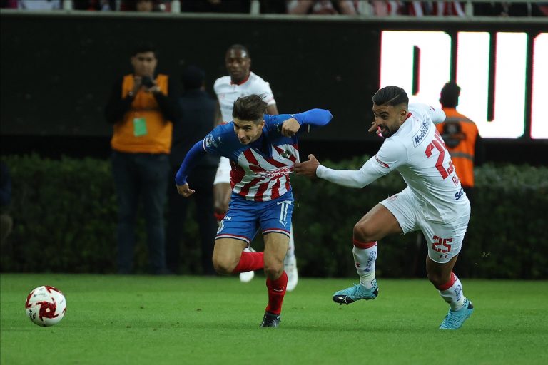 Toluca le hace una ‘diablura’ a Chivas