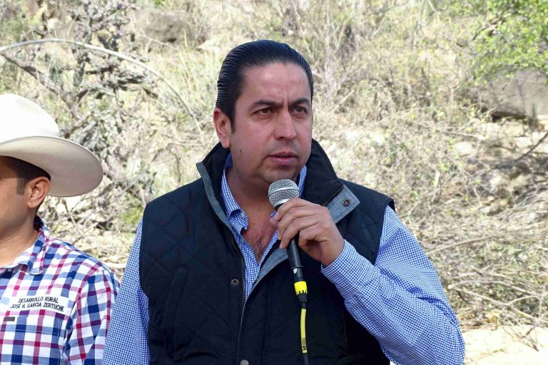 Invertiremos 7 millones de pesos en instalación de paneles solares para el área rural: Chema Morales