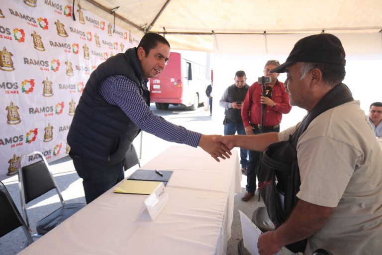 Acude Chema Morales al primer Martes Ciudadano y Feria DIF del 2020