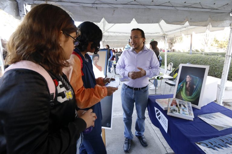 Inicia en UA de C la Feria de Profesiones “Perspectiva Universitaria 2020”