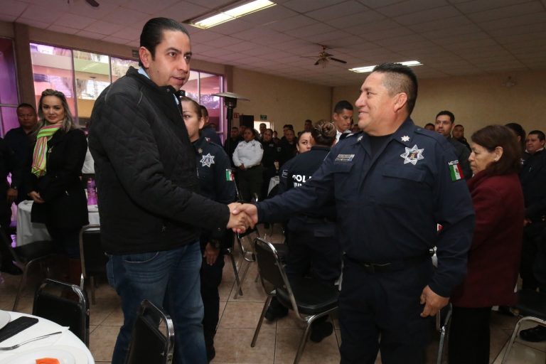 Ramos Arizpe siempre estará seguro; Chema Morales celebra a los policías en su día