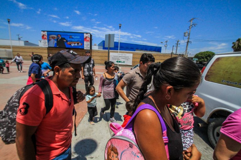 México recibirá migrantes centroamericanos retornados por Estados Unidos ante coronavirus