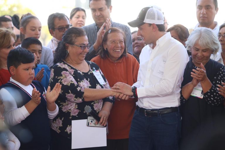 En Saltillo, todo el apoyo para las mujeres: Manolo