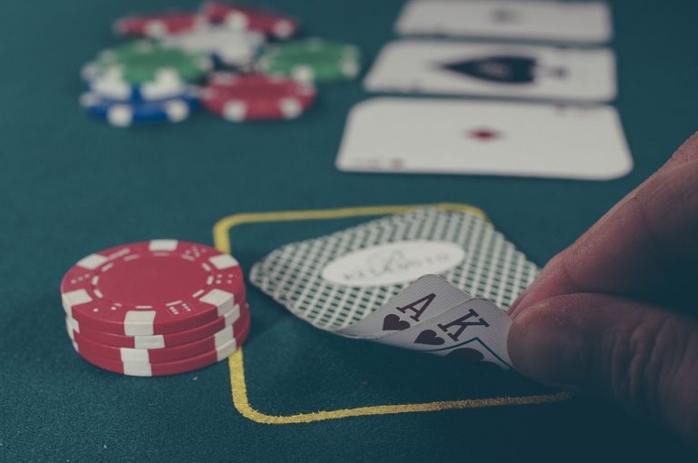 Blackjack online, consejos y estrategias para principiantes
