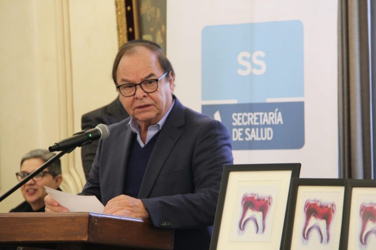 Coahuila reconoce a profesionales de la odontología