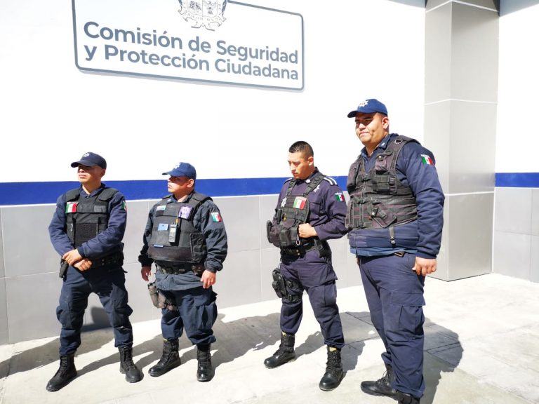 Policías rescatan a hombre que intentaba suicidarse