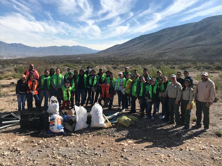 Retiran dos toneladas de residuos de la sierra en operativo de limpieza en el Tanque Milenio