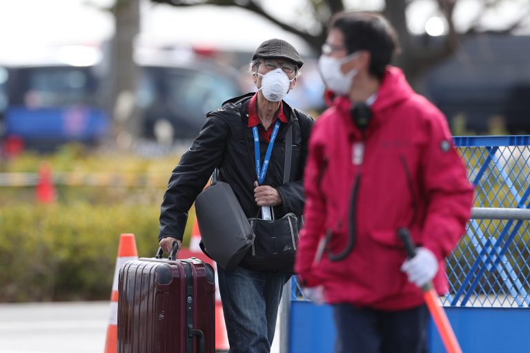 Siete países imponen restricciones de entrada a japoneses para contener COVID-19